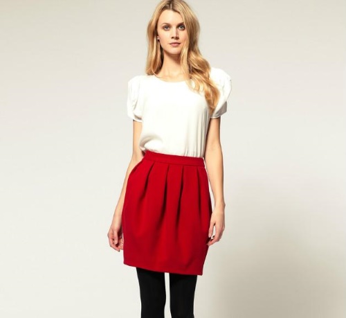 Co nosit s červenou sukní nebo nejlepší tipy pro vytvoření vašeho osobního stylu